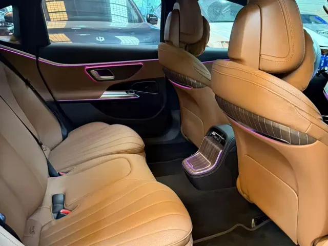Mercedes-Benz E-Class — Фото автомобиля 6