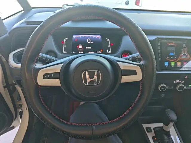 Honda Fit — Фото автомобиля 10
