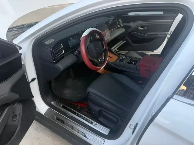 BYD Qin L — Фото автомобиля 6