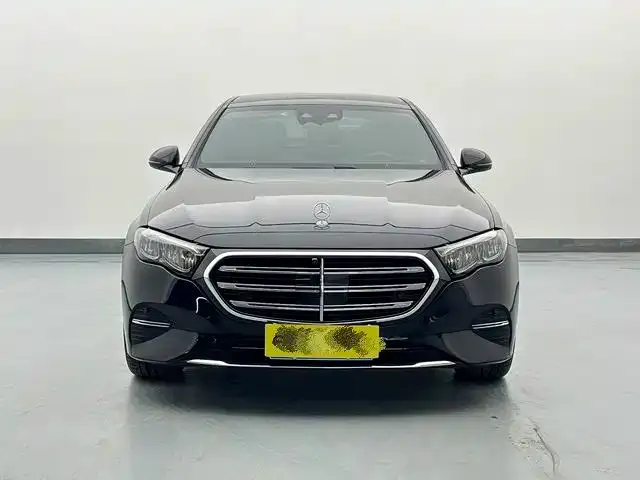 Mercedes-Benz E-Class — Фото автомобиля 2