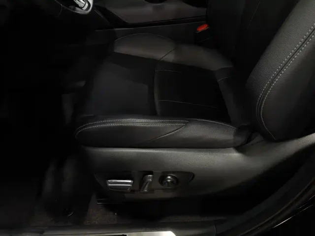 Toyota Harrier — Фото автомобиля 20