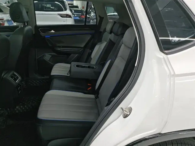 Volkswagen Tayron GTE Plug-in Hybrid — Фото автомобиля 16