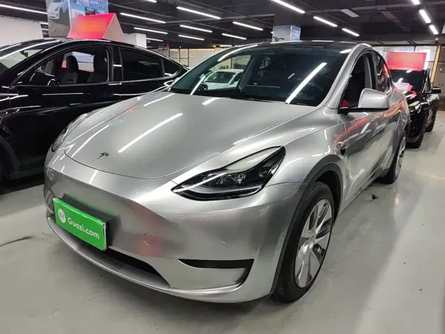 Фотография автомобиля — Tesla Model Y