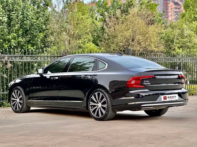 Volvo S90 — Фото автомобиля 7