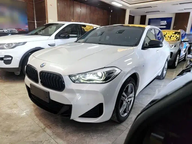 Фотография автомобиля — BMW X2