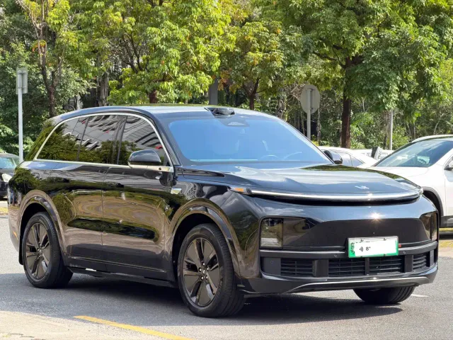Li Auto L8 — Фото автомобиля 3