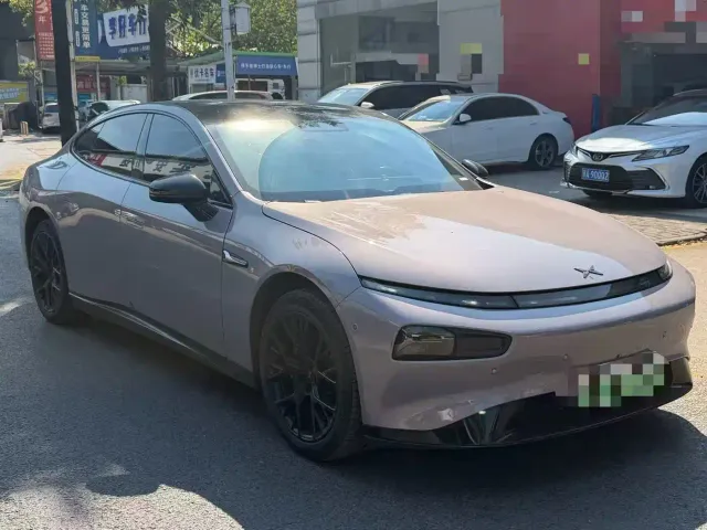 Xpeng P7 — Фото автомобиля 3