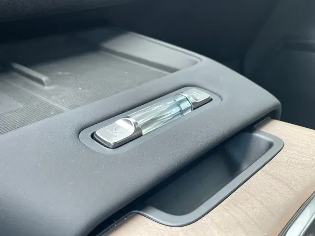 Volvo XC70 Plug-in Hybrid — Фото автомобиля 9