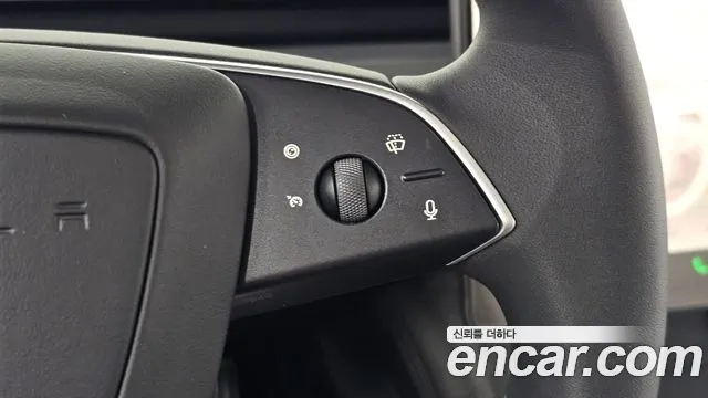 Tesla Model 3 — Фото автомобиля 21
