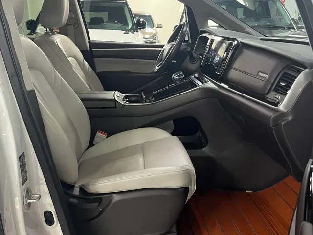 GAC Trumpchi M8 — Фото автомобиля 17