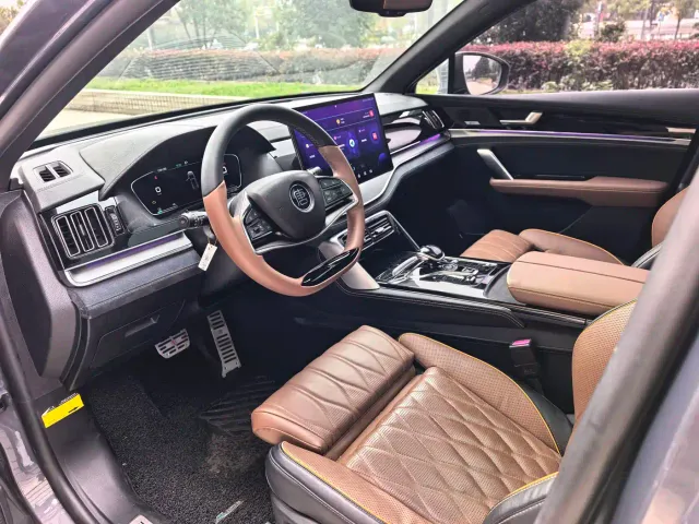 BYD Tang — Фото автомобиля 14