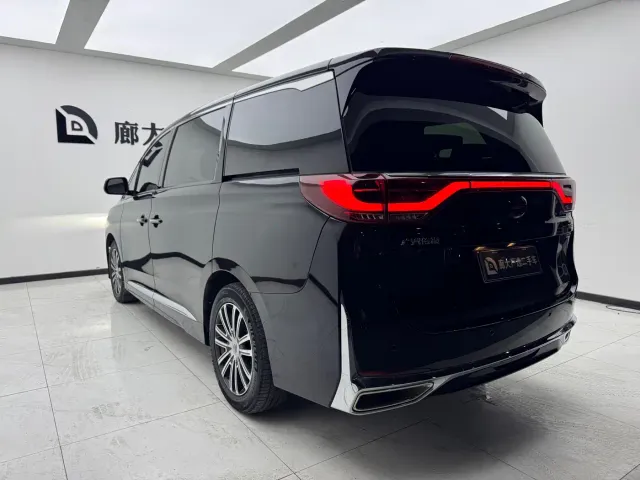 GAC Trumpchi M8 — Фото автомобиля 5