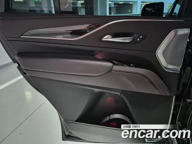 Cadillac Escalade 5th Gen — Фото автомобиля 13
