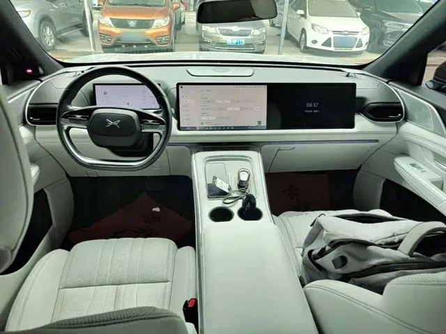 Xpeng G9 — Фото автомобиля 9