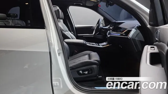 BMW X5 xDrive 40i M Sport — Фото автомобиля 26