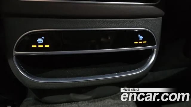 Genesis GV70 2.5T Бензин 2WD — Фото автомобиля 26