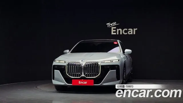 BMW 7 Series G70 — Фото автомобиля 3