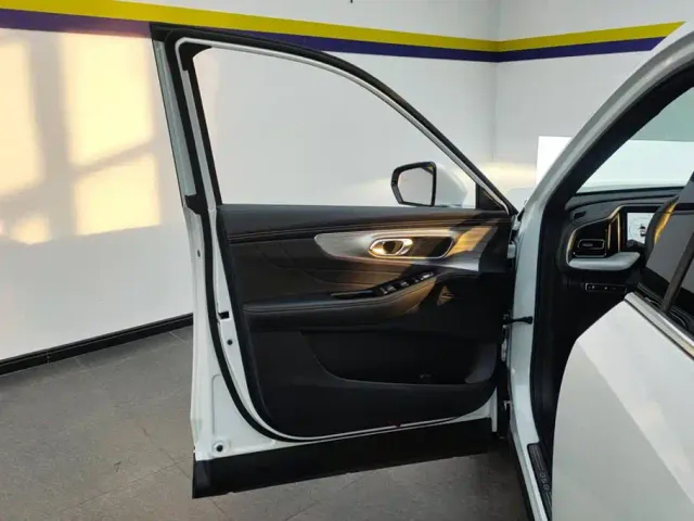 GAC Trumpchi GS8 — Фото автомобиля 7