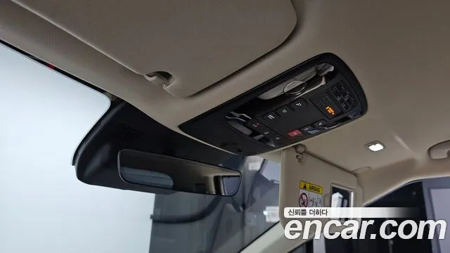 Kia Carnival Generation 4 — Фото автомобиля 18