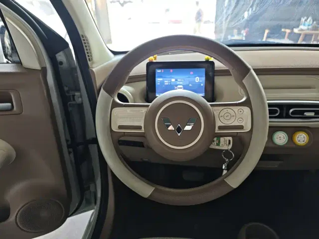 Wuling Hongguang Mini EV — Фото автомобиля 10