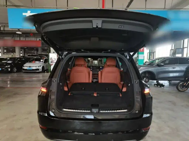 Li Auto L9 — Фото автомобиля 18