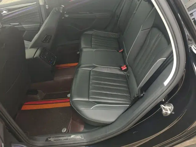 Volkswagen Passat — Фото автомобиля 12