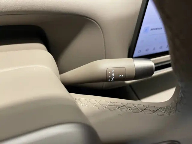 Li Auto Li Xiang L9 2026 Base Model — Фото автомобиля 20