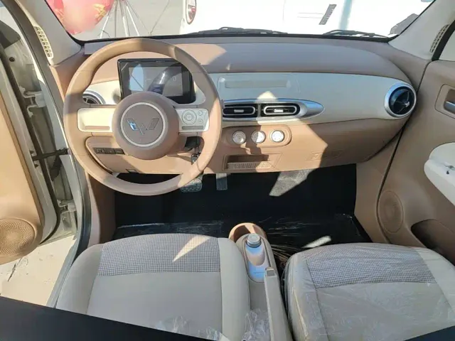 Wuling Hongguang Mini EV — Фото автомобиля 9