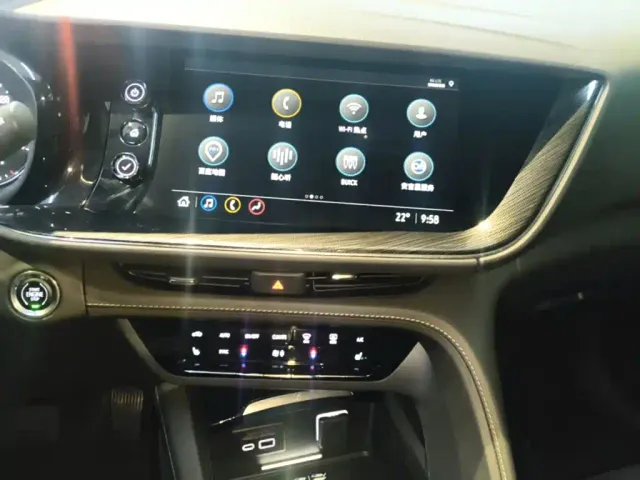 Buick Envision Plus — Фото автомобиля 12