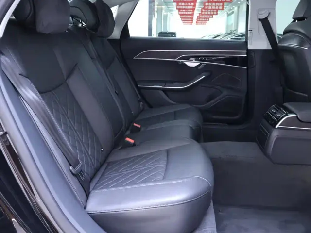 Audi A8 — Фото автомобиля 22