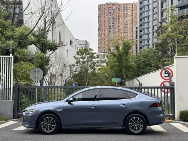 BYD Qin PLUS — Фото автомобиля 15