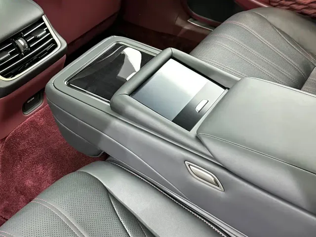 Lexus LS — Фото автомобиля 23