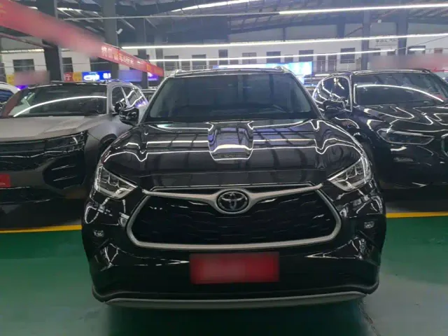 Toyota Highlander — Фото автомобиля 2