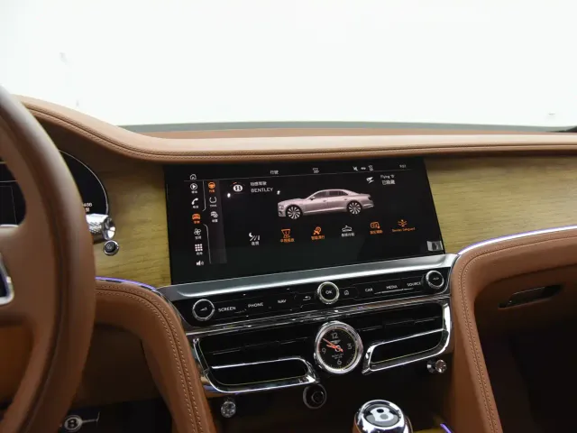 Bentley Flying Spur — Фото автомобиля 14