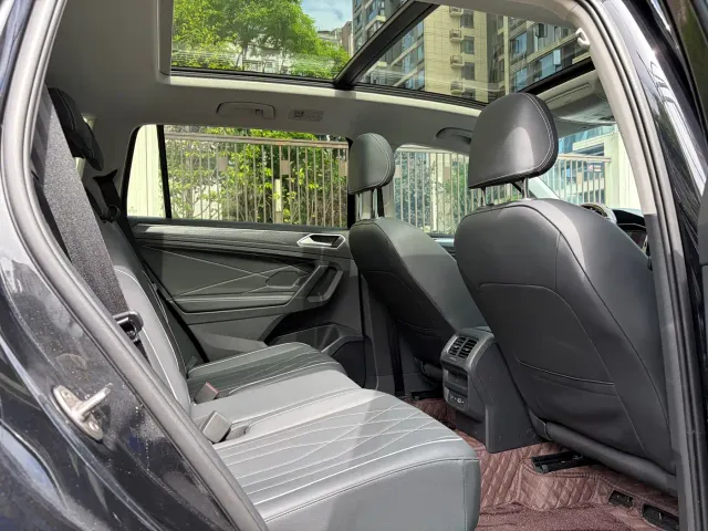 Volkswagen Tiguan L — Фото автомобиля 10