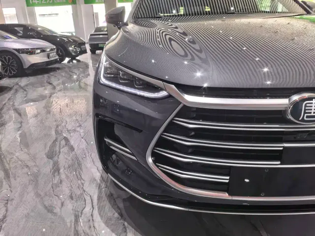 BYD Tang — Фото автомобиля 26
