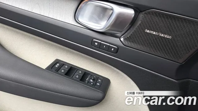 Вольво XC40 B4 Ultra Bright — Фото автомобиля 5