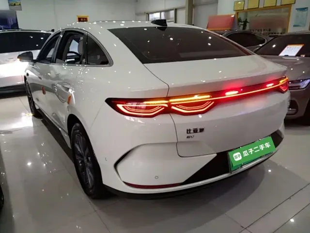 BYD Qin L — Фото автомобиля 4
