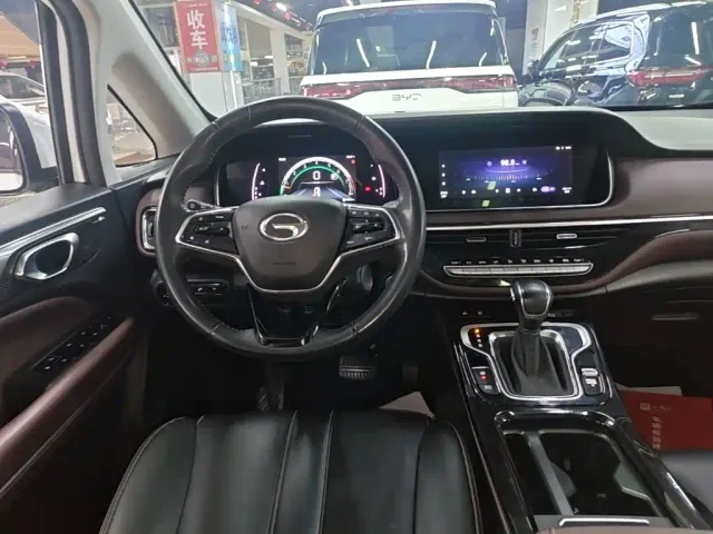 GAC Trumpchi M6 — Фото автомобиля 12