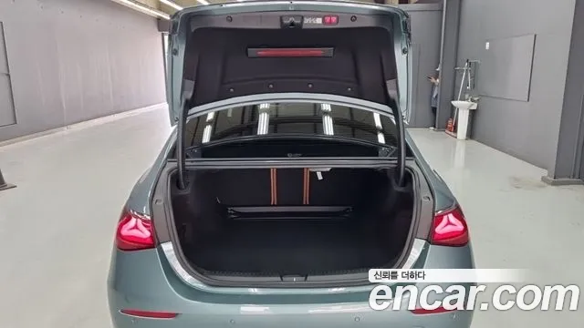 Mercedes-Benz E-Class W214 — Фото автомобиля 16