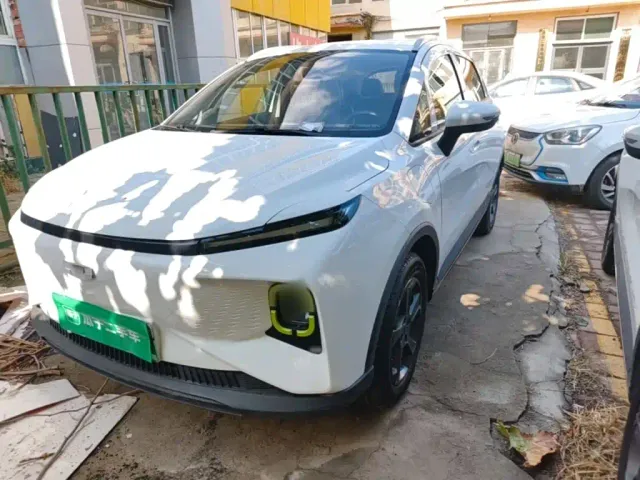 Фотография автомобиля — Geely Geometry E Firefly