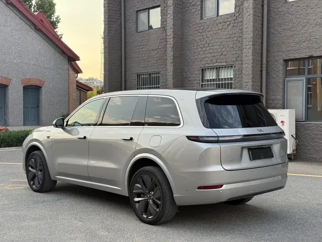Li Auto Li Xiang L9 2022 Max — Фото автомобиля 7