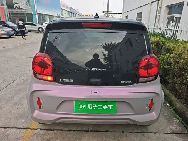 Roewe Clever — Фото автомобиля 5