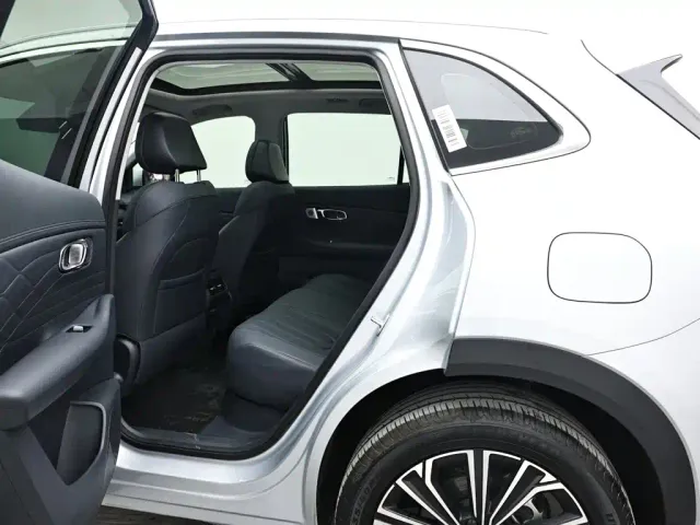Geely Galaxy Starship 7 EM-i — Фото автомобиля 16