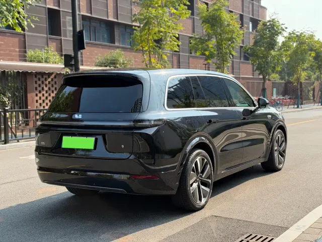 Li Auto L9 — Фото автомобиля 10