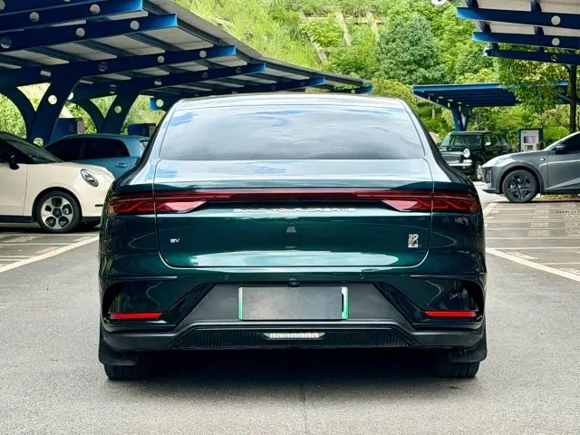 BYD Han — Фото автомобиля 14