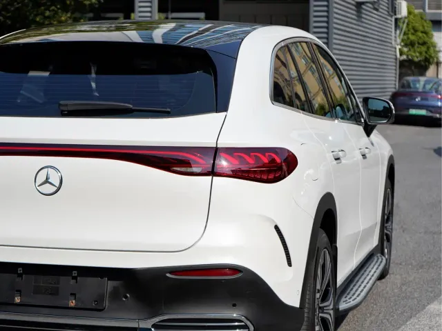 Mercedes-Benz EQE SUV — Фото автомобиля 6