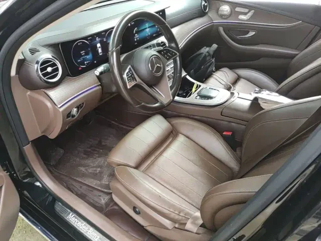 Mercedes-Benz E-Class — Фото автомобиля 14
