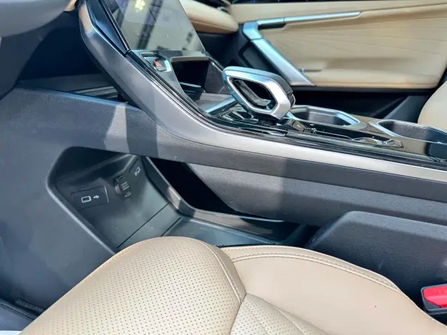 Geely Boyue L — Фото автомобиля 17