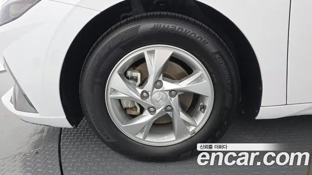 Hyundai Avante — Фото автомобиля 5
